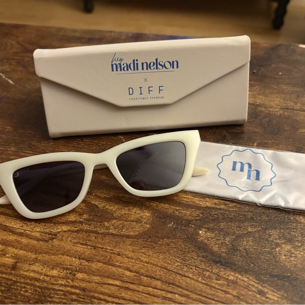 NEW DIFF White Sunglasses